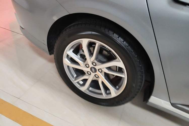Used Ford Mondeo 2022 Restyled EcoBoost 245 Luxury Version Right Rear Wheel Hub