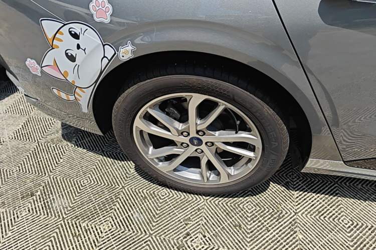 Used Ford Mondeo 2022 Restyled EcoBoost 245 Luxury Version Right Rear Wheel Hub