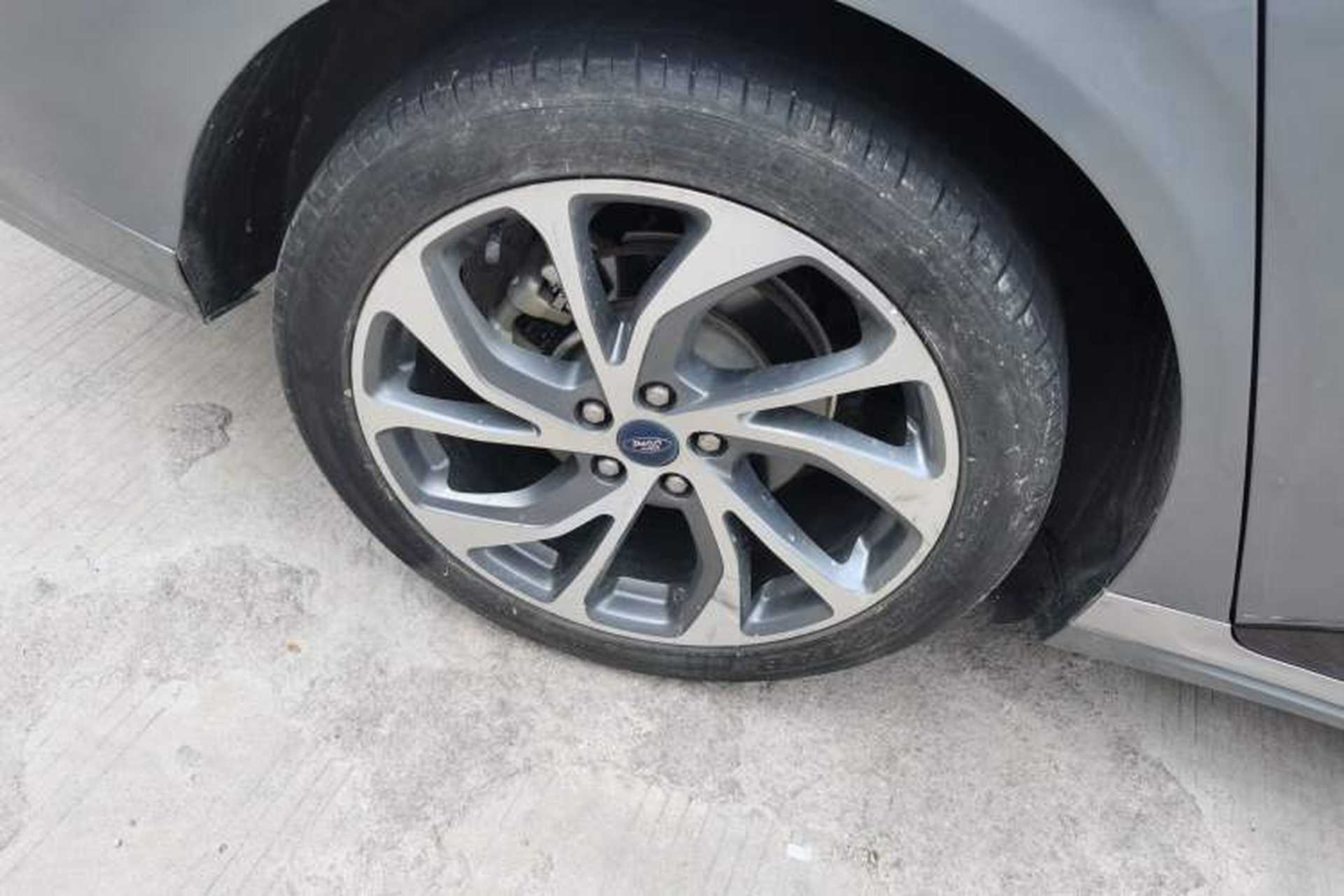 Used Ford Mondeo 2022 Facelifted EcoBoost 245 Ultimate Edition Right Rear Wheel Hub