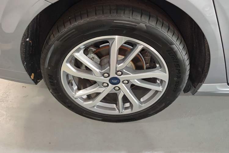 Used Ford Mondeo 2022 Restyled EcoBoost 245 Luxury Version Right Rear Wheel Hub