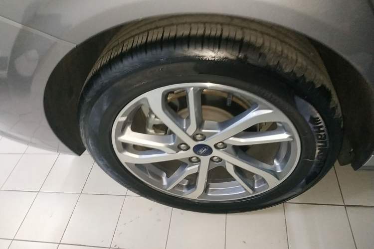 Used Ford Mondeo 2022 Restyled EcoBoost 245 Luxury Version Right Rear Wheel Hub