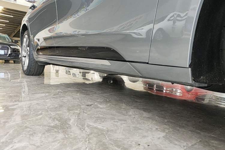Used Ford Mondeo 2022 Facelifted EcoBoost 245 Ultimate Edition Right Side Sill