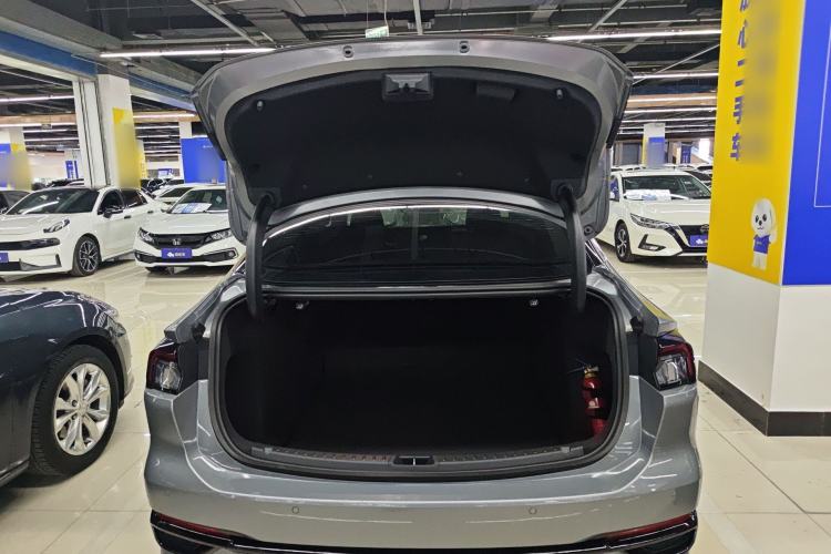 Used Ford Mondeo 2022 EcoBoost 245 Ultimate Model Trunk