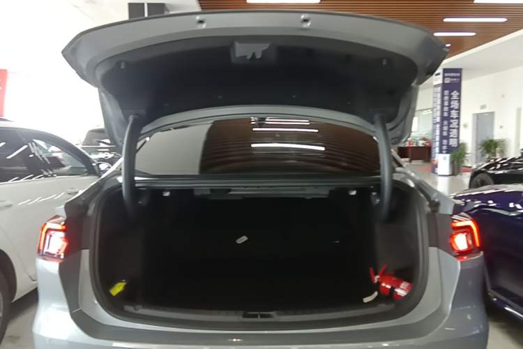 Used Ford Mondeo 2022 Restyled EcoBoost 245 Luxury Version Trunk