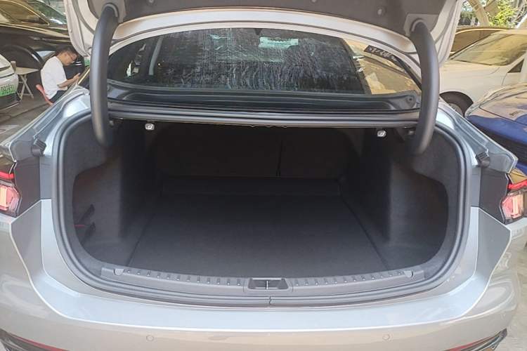 Used Ford Mondeo 2022 Restyled EcoBoost 245 Luxury Version Trunk