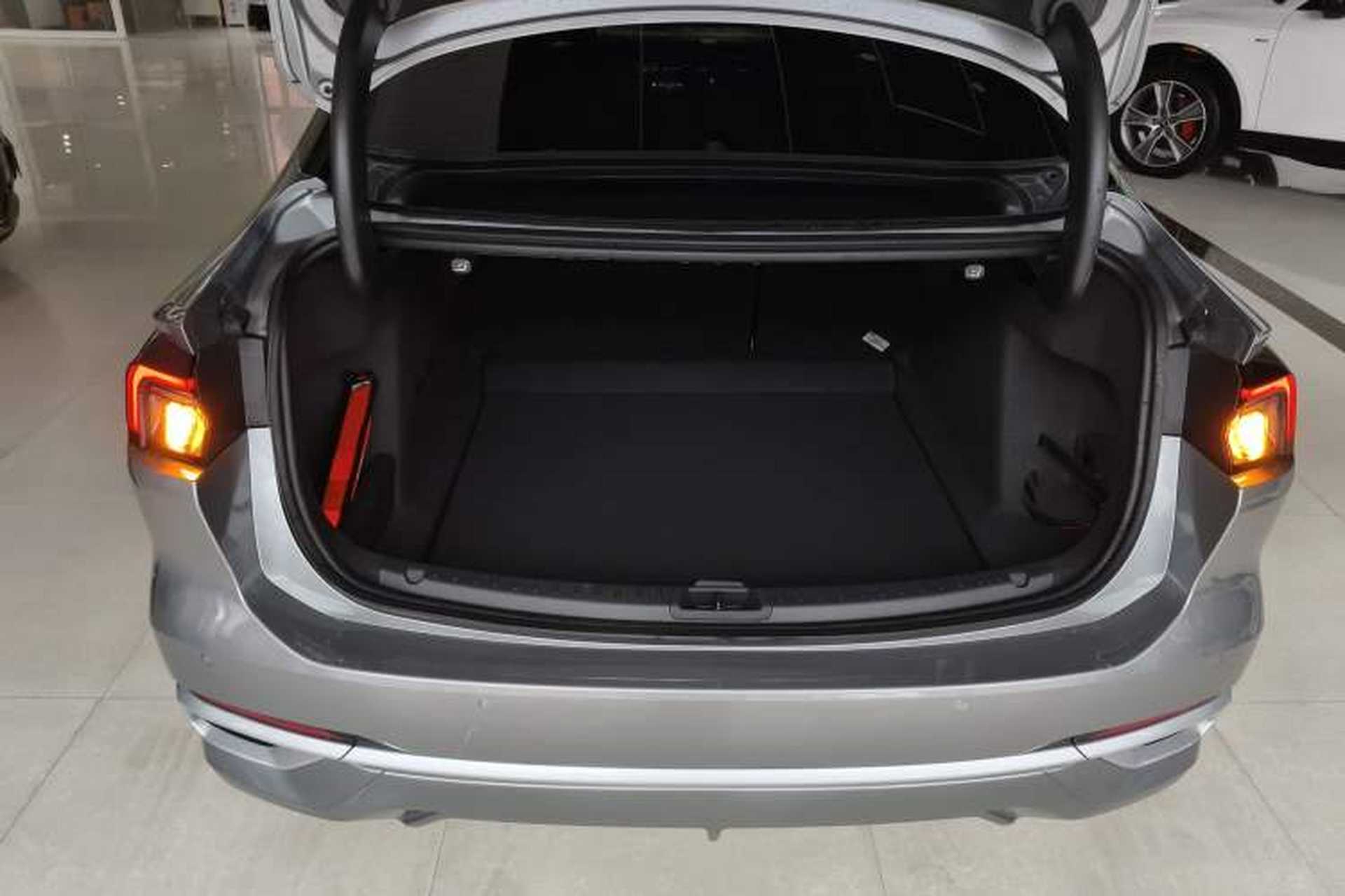 Used Ford Mondeo 2022 Restyled EcoBoost 245 Luxury Version Trunk