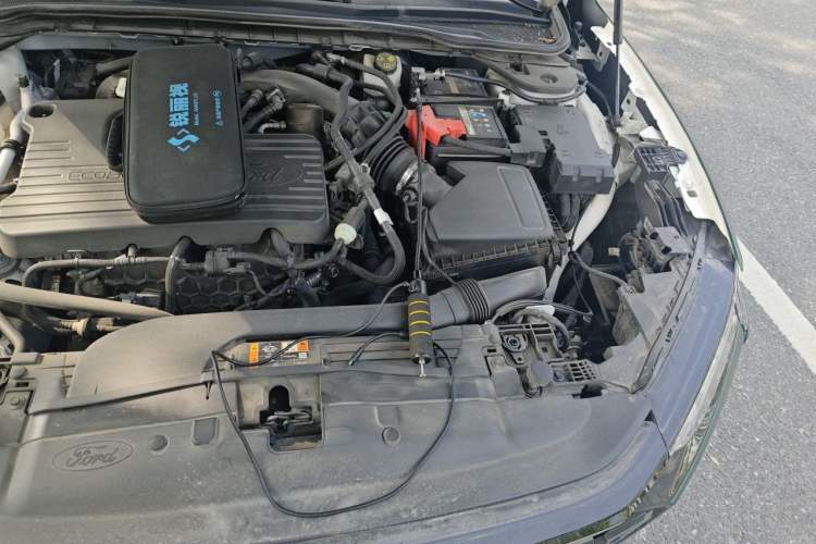 Used Ford Mondeo 2022 EcoBoost 245 Luxury Model Engine Bay Left