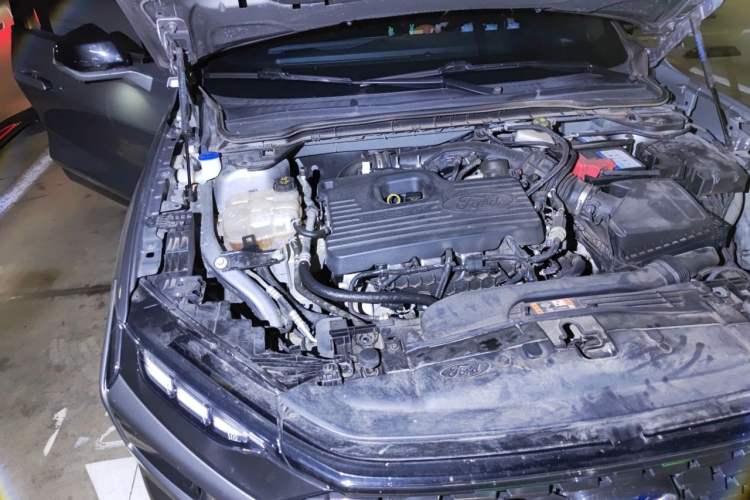 Used Ford Mondeo 2022 Facelifted EcoBoost 245 Ultimate Edition Engine Bay Right