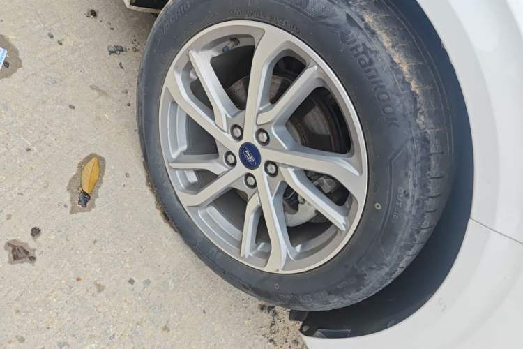 Used Ford Mondeo 2022 Restyled EcoBoost 245 Luxury Version Right Front Wheel Hub
