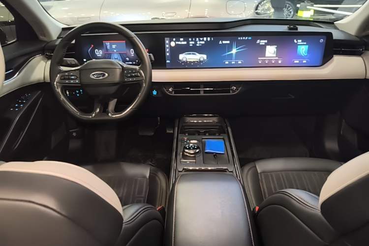 Used Ford Mondeo 2022 Restyled EcoBoost 245 Luxury Version Center Console