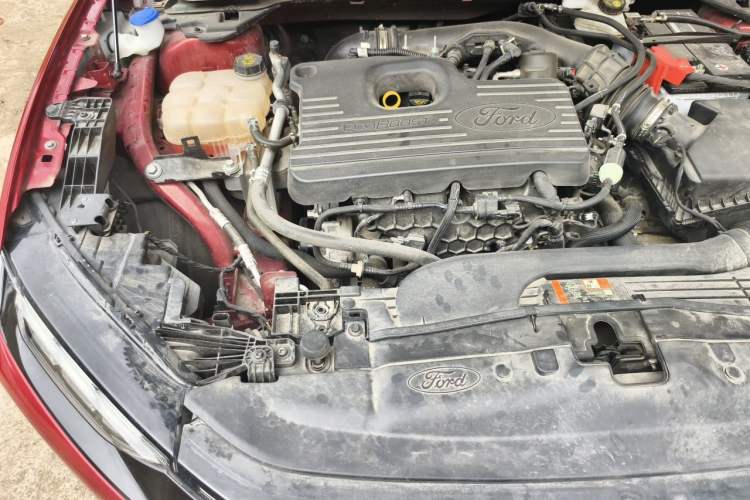 Used Ford Mondeo 2022 EcoBoost 245 ST-Line Engine Bay Right