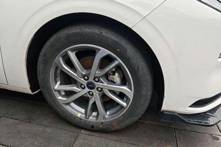 Used Ford Mondeo 2022 Restyled EcoBoost 245 Luxury Version Right Front Wheel Hub