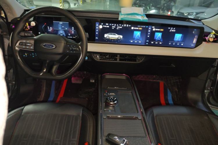 Used Ford Mondeo 2022 EcoBoost 245 Luxury Model Center Console