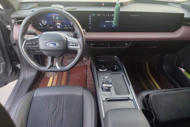 Used Ford Mondeo 2022 EcoBoost 245 Ultimate Model Center Console