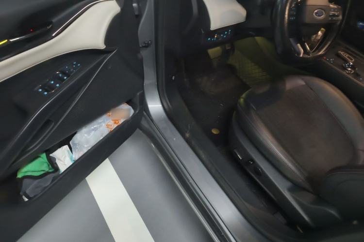Used Ford Mondeo 2022 EcoBoost 245 Luxury Model Driver Seat