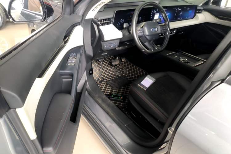 Used Ford Mondeo 2022 Restyled EcoBoost 245 Luxury Version Driver Seat