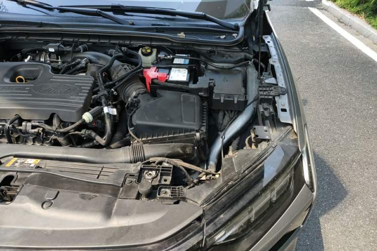 Used Ford Mondeo 2022 EcoBoost 245 Luxury Model Engine Bay Left