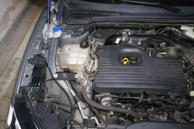 Used Ford Mondeo 2022 EcoBoost 245 ST-Line Engine Bay Right