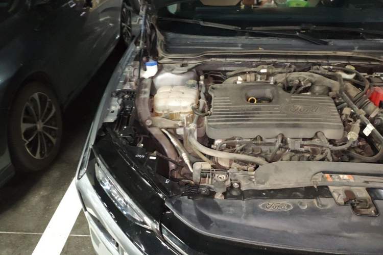 Used Ford Mondeo 2022 EcoBoost 245 Luxury Model Engine Bay Right