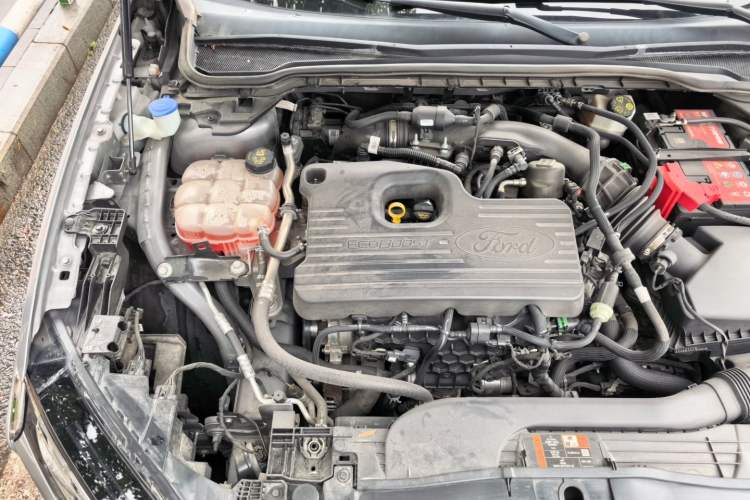 Used Ford Mondeo 2022 EcoBoost 245 Luxury Model Engine Bay Right