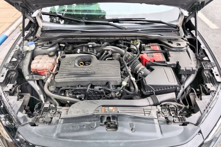 Used Ford Mondeo 2022 EcoBoost 245 Luxury Model Engine Bay