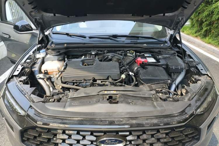 Used Ford Mondeo 2022 EcoBoost 245 Luxury Model Engine Bay