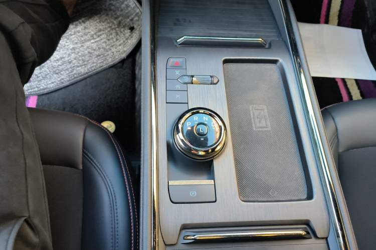 Used Ford Mondeo 2022 EcoBoost 245 Ultimate Model Gear Lever