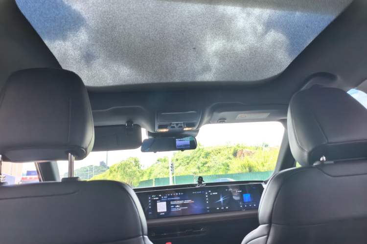 Used Ford Mondeo 2022 EcoBoost 245 Ultimate Model Headliner