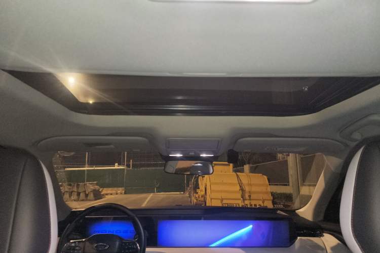 Used Ford Mondeo 2022 EcoBoost 245 Luxury Model Headliner