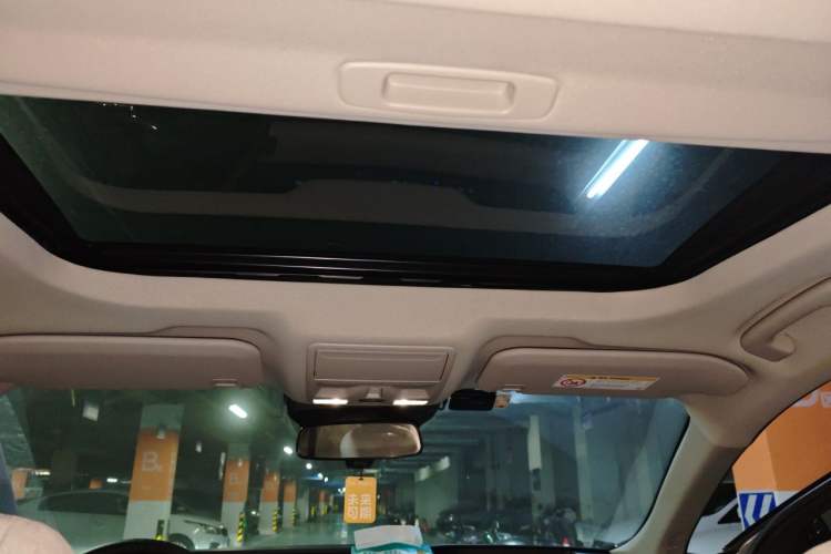Used Ford Mondeo 2022 EcoBoost 245 Luxury Model Headliner