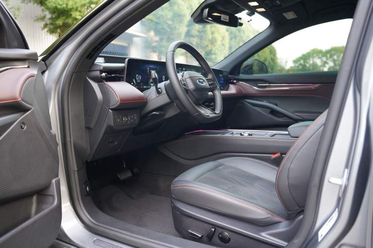 Used Ford Mondeo 2022 EcoBoost 245 Ultimate Model Interior 14
