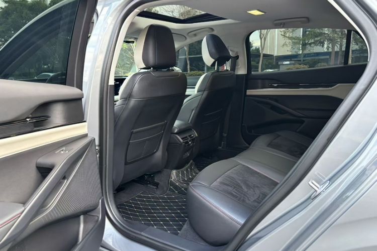 Used Ford Mondeo 2022 EcoBoost 245 Luxury Model Interior 2