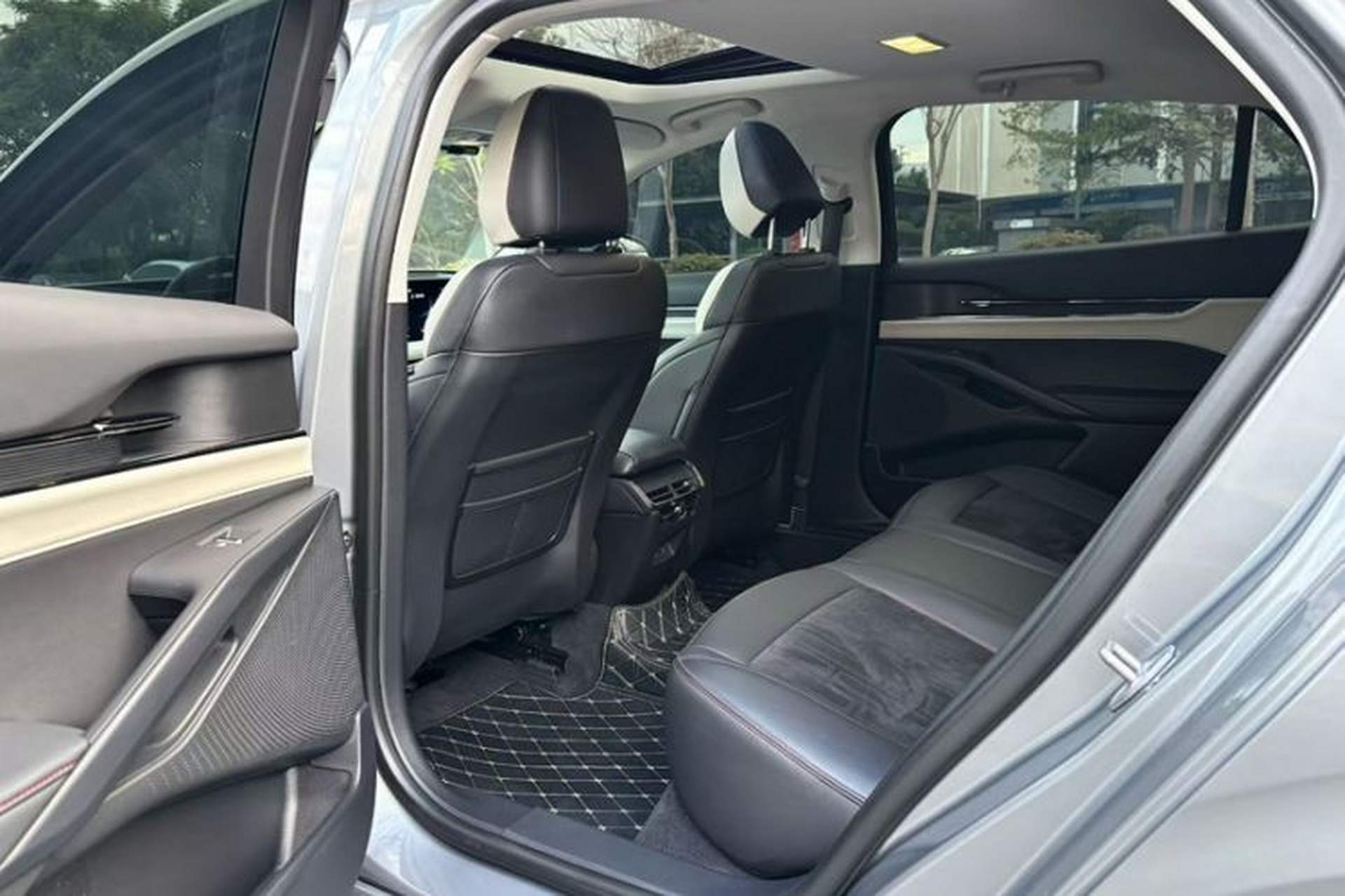 Used Ford Mondeo 2022 EcoBoost 245 Luxury Model Interior 2