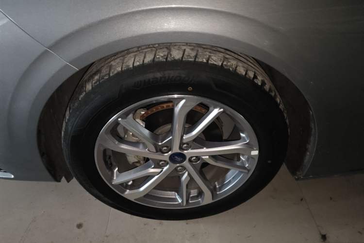 Used Ford Mondeo 2022 Restyled EcoBoost 245 Luxury Version Left Front Wheel Hub