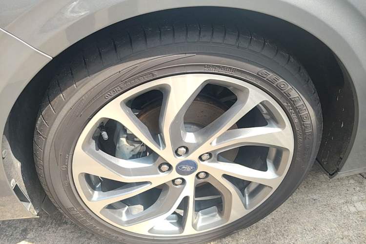 Used Ford Mondeo 2022 Facelifted EcoBoost 245 Ultimate Edition Left Front Wheel Hub