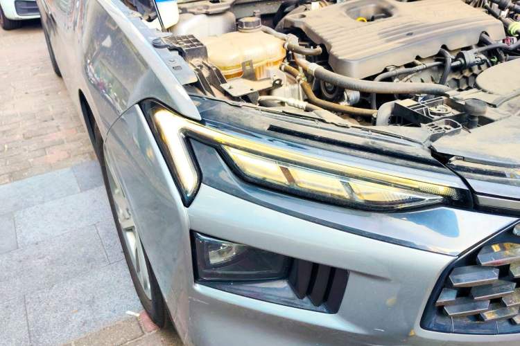 Used Ford Mondeo 2022 Restyled EcoBoost 245 Luxury Version Right Front Headlight