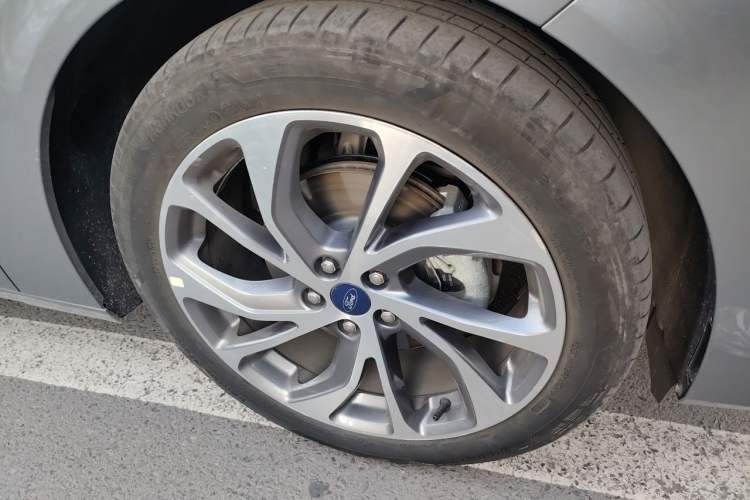 Used Ford Mondeo 2022 EcoBoost 245 Ultimate Model Right Front Wheel Hub