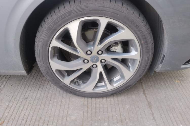 Used Ford Mondeo 2022 EcoBoost 245 Ultimate Model Right Front Wheel Hub
