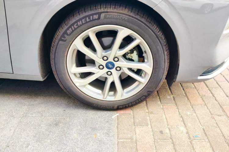 Used Ford Mondeo 2022 Restyled EcoBoost 245 Luxury Version Right Front Wheel Hub