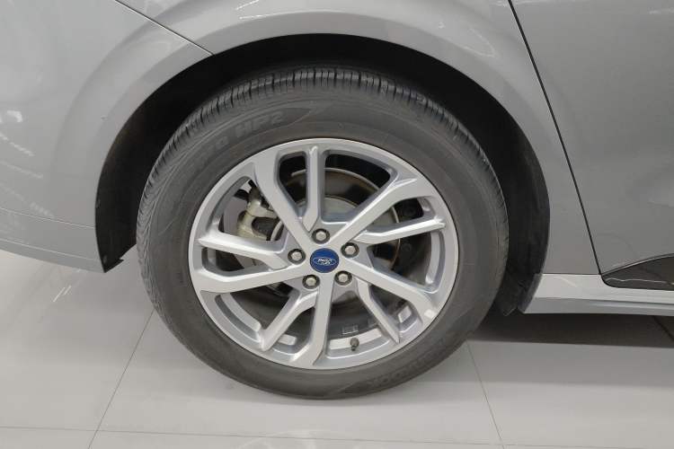 Used Ford Mondeo 2022 Restyled EcoBoost 245 Luxury Version Right Rear Wheel Hub
