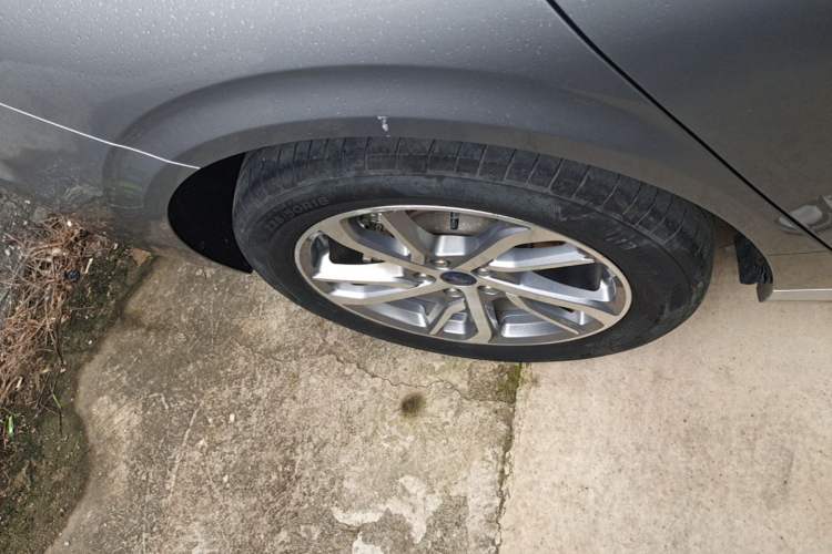 Used Ford Mondeo 2022 Restyled EcoBoost 245 Luxury Version Right Rear Wheel Hub