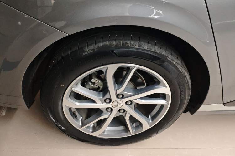 Used Ford Mondeo 2022 Restyled EcoBoost 245 Luxury Version Right Rear Wheel Hub