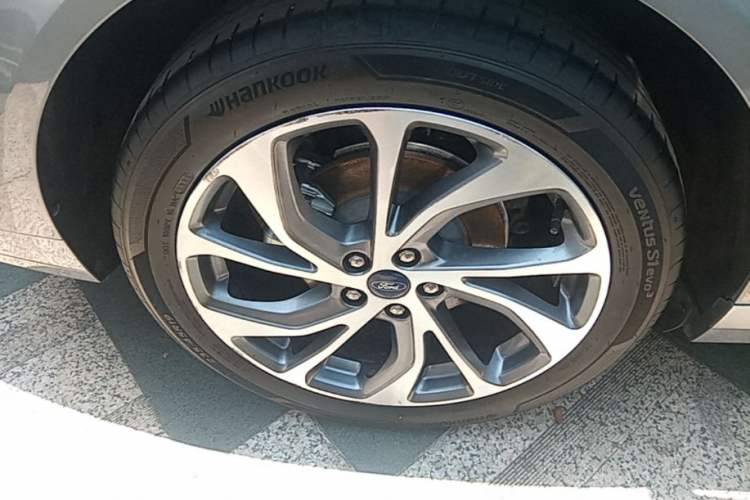Used Ford Mondeo 2022 Facelifted EcoBoost 245 Ultimate Edition Right Rear Wheel Hub