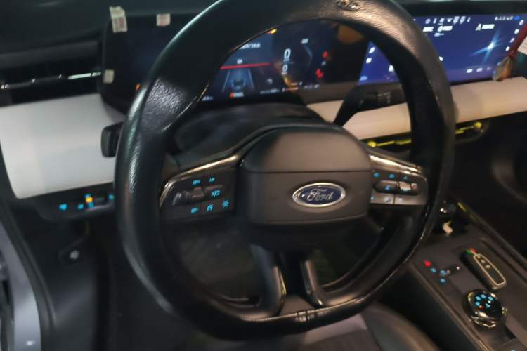 Used Ford Mondeo 2022 EcoBoost 245 Luxury Model Steering Wheel