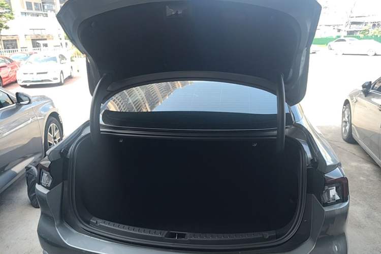 Used Ford Mondeo 2022 Facelifted EcoBoost 245 Ultimate Edition Trunk
