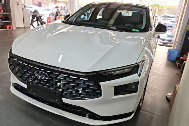Ojetý Ford Mondeo 2022 Restyled EcoBoost 245 Luxury Version
