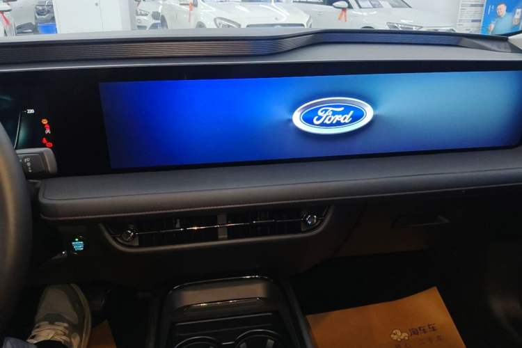 Used Ford Mondeo 2022 Restyled EcoBoost 245 Luxury Version Audio And AC Panel