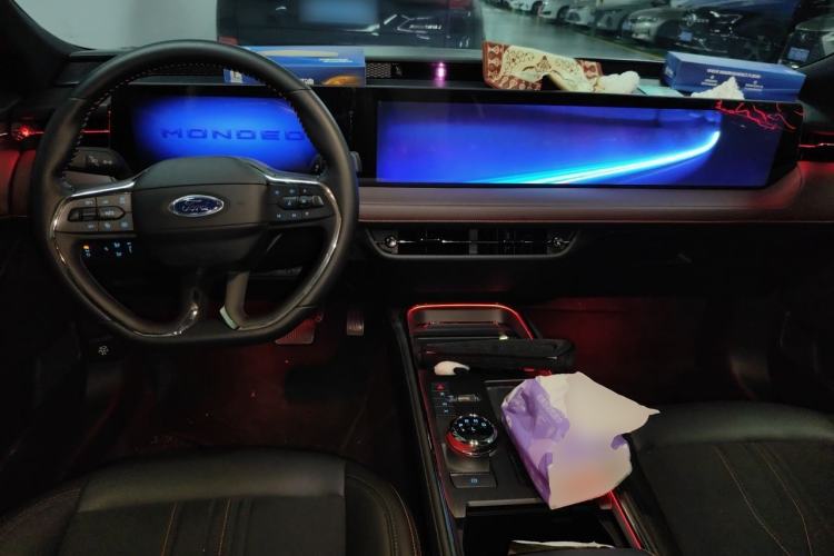 Used Ford Mondeo 2022 EcoBoost 245 Ultimate Model Center Console
