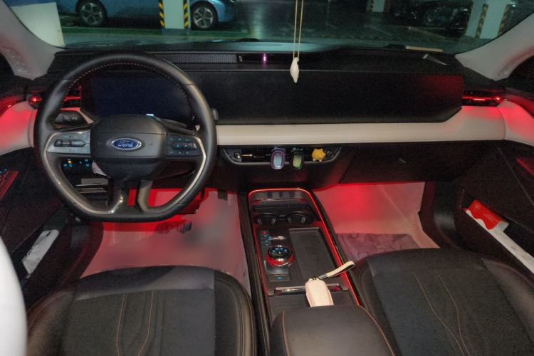 Used Ford Mondeo 2022 EcoBoost 245 Ultimate Model Center Console