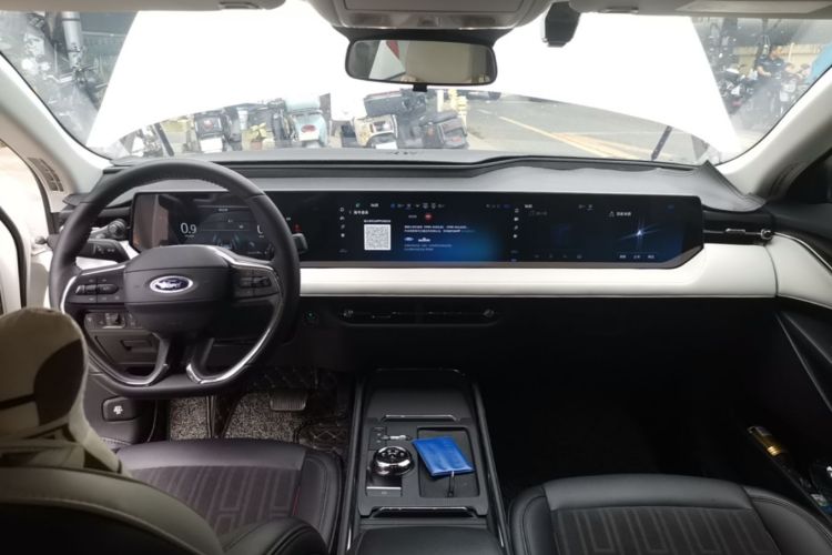 Used Ford Mondeo 2022 Restyled EcoBoost 245 Luxury Version Center Console